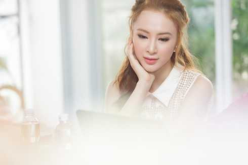 angela trả lời phỏng vấn