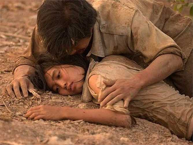 Cô trở nên nổi tiếng với vai Nương trong bộ phim ‘Cánh đồng bất tận’ với diễn xuất được đánh giá cao. 