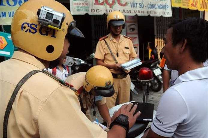 Hơn 3 tháng áp dụng camera gắn trên mũ CSGT đã giúp cho đội giảm được thời gian xử lý vi phạm. Trong khi xử lý, nếu người vi phạm cho rằng CSGT làm khó dễ thì đoạn phim ghi lại sẽ chứng minh hành vi đúng của CSGT. 
