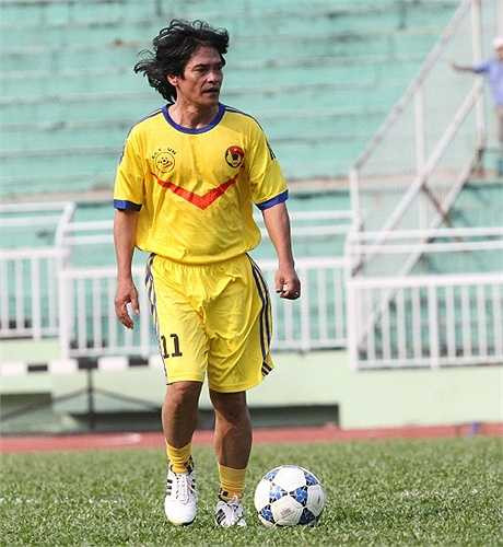 Danh thủ người Huế - Đoàn Phùng. Ông là một trong những người hiếm hoi có tất cả các loại bằng cấp của VFF. (ảnh: Hoàng Tùng)