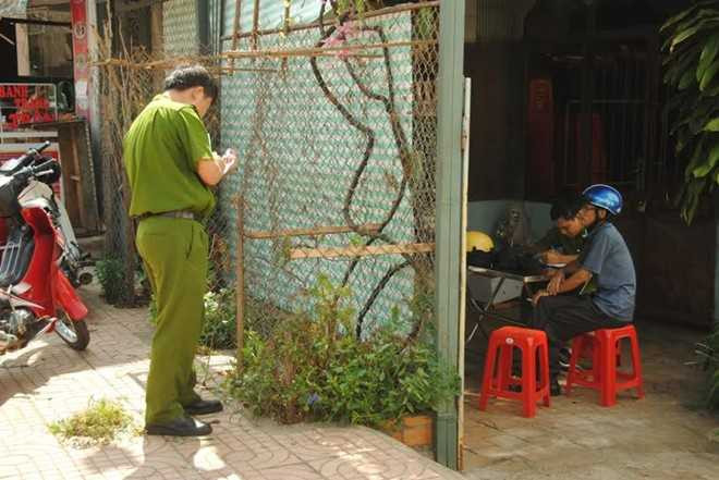 Hai công an bị trộm chém trọng thương giữa đêm