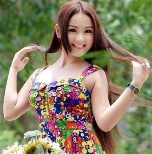 Thần tượng của cô ca sỹ trẻ này là Diva Thanh Lam.