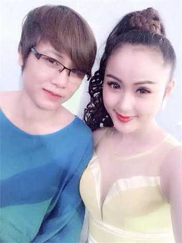 Thanh Huyền có sở thích là mua sắm và đi du lịch. 