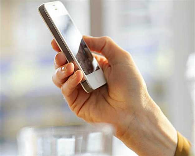 Smartphone: Bạn không cần phải vứt chiếc điện thoại yêu quí vào thùng rác, nhưng cũng không nên dính lấy nó suốt ngày.