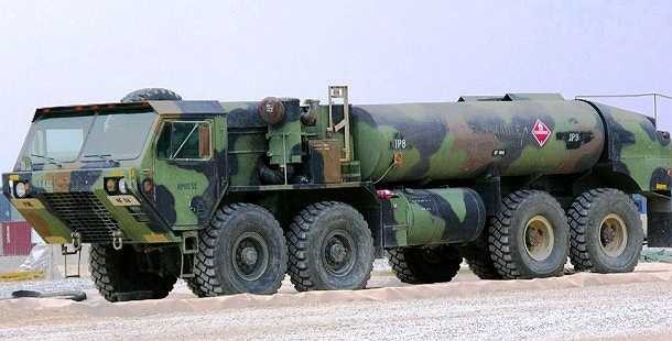 HEMTT là loại xe tải 8 bánh chạy bằng động cơ diesel và có thể chạy trên mọi địa hình, được sử dụng trong quân đội Mỹ