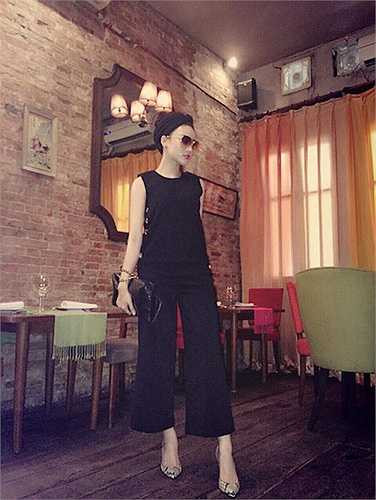 Phong cách thời trang hàng hiệu sang trọng, quý phái và đẳng cấp luôn gắn liền với cái tên Meo Meo. 