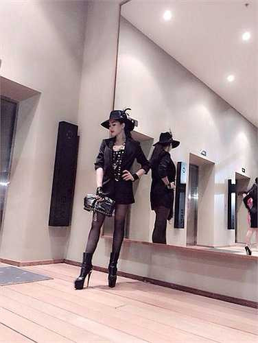 Hiện tại, Meo Meo đang có một cuộc sống hạnh phúc bên tổ ấm bé nhỏ của mình. (Nguồn: Dân Việt)