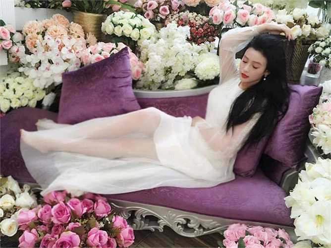 Ông xã của cô nàng hotgirl đình đám là một thiếu gia trẻ tuổi có tiếng tại Sài Gòn. 