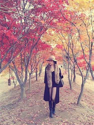 Huyền Baby thường xuyên có tên trong danh sách những hotgirl sở hữu phong cách thời trang ấn tượng do cộng đồng mạng bình chọn. 