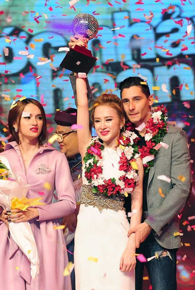 Angela Phương Trinh chỉ giành ngôi Á quân nhưng lại nhận được nhiều sự ủng hộ của công chúng. 