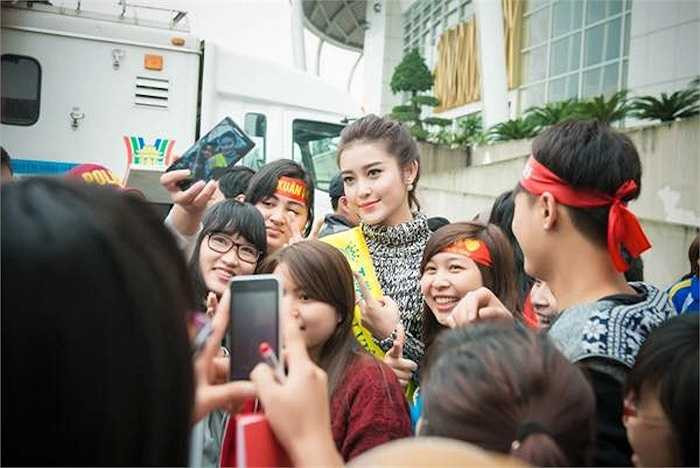 Cô liên tục tham gia vào những hoạt động từ thiện. 