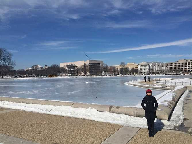 Người đẹp luôn được đánh giá cao bởi khả năng ngoại ngữ, sự ứng xử thông minh khéo léo và đặc biệt là lối sống sạch, không dính bất kỳ một tai tiếng nào.