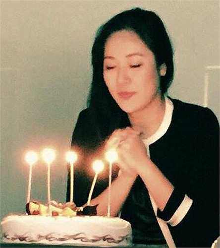 Cách đây ít ngày, người đẹp đón sinh nhật trong niềm hạnh phúc về cuộc sống gia đình, sự nghiệp.