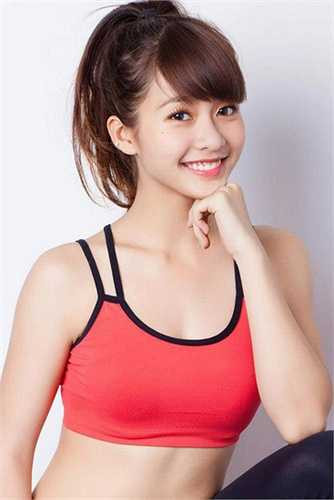 Dù chỉ cao chưa đầy 1m60, độ hot của Khả Ngân vẫn không hề giảm. 