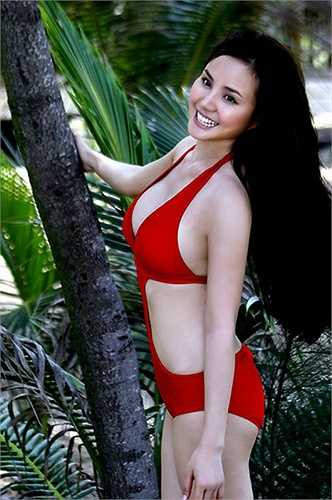 Vy Oanh - giọng ca nhạc nhẹ đến từ Phan Thiết cũng có một vóc dáng đẹp. 