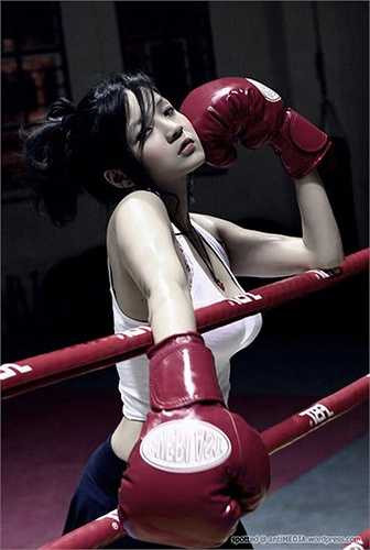 Thủy Top là một trong những cái tên đình đám trong giới hot girl Việt. 