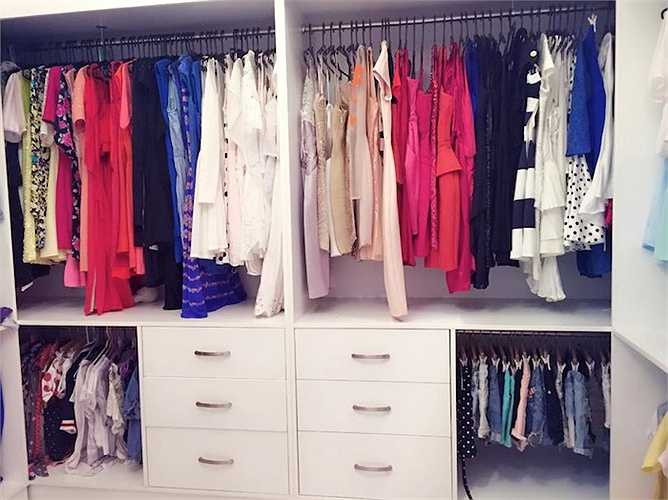 Cách đây ít giờ, Midu chia sẻ tủ đồ thời trang của mình khiến nhiều bạn trẻ ao ước. 