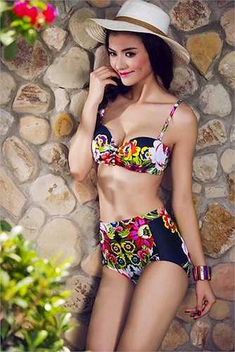 Vào hè, những mẫu áo tắm mang hơi hướng vintage xuất hiện rất nhiều trên thị trường thời trang