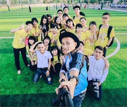 Khoảnh khắc nhắng nhít khi chụp ảnh selfie. 