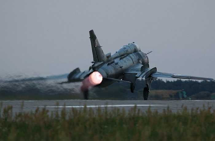 Trong đó bao gồm tên lửa không đối đất Kh-23, Kh-25; tên lửa chống radar Kh-28, bom có điều khiển, bom không điều khiển, rocket