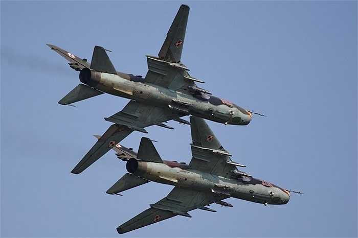 Hiện tại Không quân Việt Nam đang có một số phiên bản như Su-22M, Su-22UM3K và Su-22M4, hiện đại nhất là M4 được trang bị hệ thống ngắm quang học Klen-54 trong chóp mũi