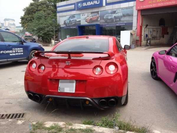 Hàng loạt siêu xe đại gia Sài Gòn bất ngờ tập kết tại Mỹ Đình