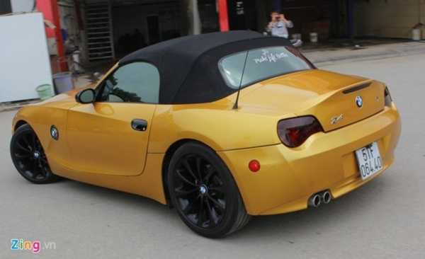 Hàng loạt siêu xe đại gia Sài Gòn bất ngờ tập kết tại Mỹ Đình