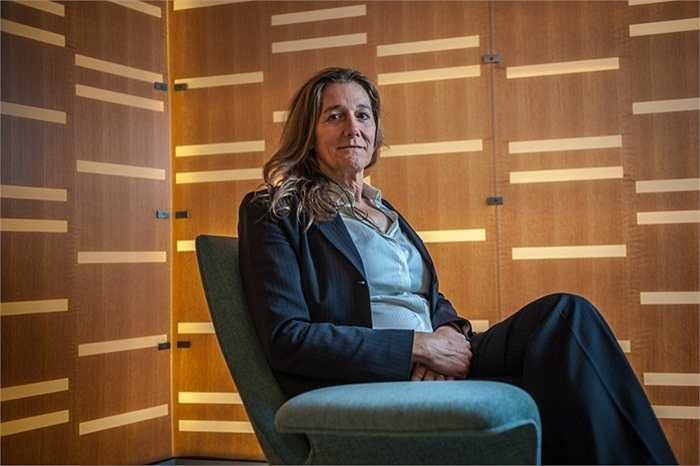 Martine Rothblatt - 39 triệu USD mỗi năm. Martine Rothblatt là CEO của Tập đoàn United Therapeutics. Bà đã có 5 mặt con trước khi phẫu thuật chuyển giới thành phụ nữ như hiện nay