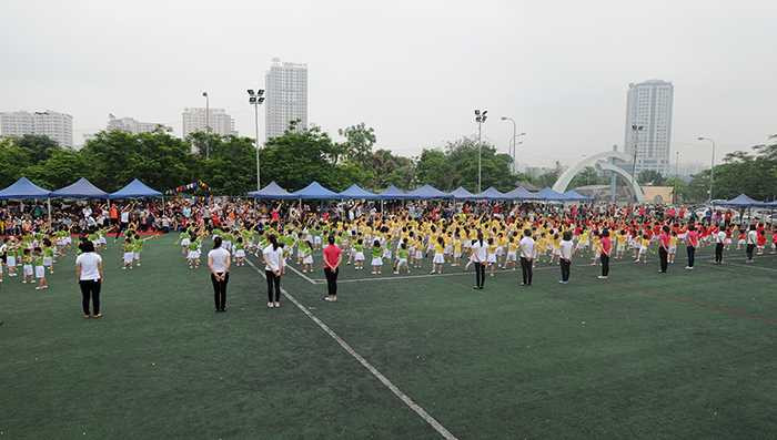 Bé mầm non tranh tài thể thao