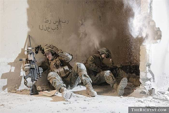 2. IS tàn phá rất nhiều công trình lịch sử. Mỗi bước chân của IS tại Trung Đông, chúng đã tàn phá rất nhiều công trình lịch sử con người trong đó có Hatra - công trình được UNESCO công nhận hay Bảo tàng lớn thứ 2 Iraq, Ninevah ở Mosul