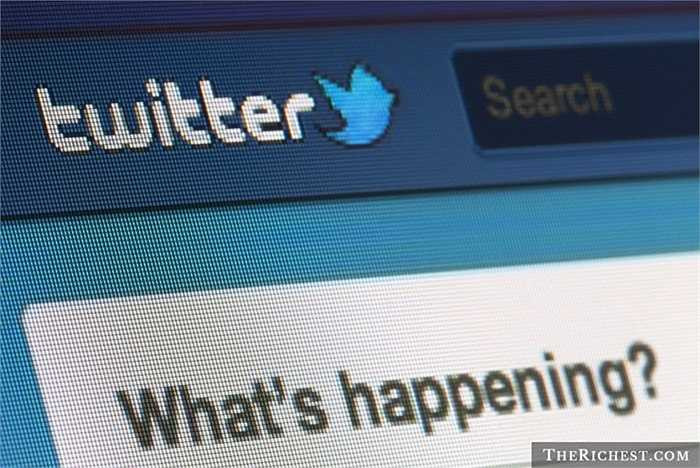 5. Truyền thông tốt. IS sử dụng một công ty có tên Al Hayat Media để truyền tải những video, những cảnh hành động hay câu chuyện của mình lên các mạng xã hội Facebook, Twitter ... để tuyển mộ thành viên