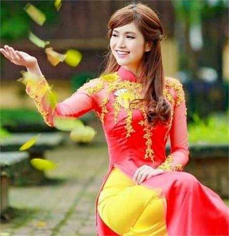 Hoa khôi tài sắc Lê Thị Việt Hà, sinh năm 1995, đến từ Việt Trì - Phú Thọ.