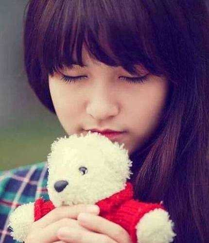 Việt Hà hiện là sinh viên Khóa K58, Chuyên ngành Công nghệ sinh học, Đại học Khoa học Tự nhiên. Cô từng đạt giải nhất Cuộc thi Miss Hus năm 2014.