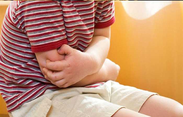 Chống sỏi thận và rạn xương: Trong một nghiên cứu được thực hiện năm 2005, các nhà nghiên cứu Mỹ đã phát hiện thấy chất kali trong dưa hấu có thể làm giảm nguy cơ phát triển bệnh sỏi thận và xương do tuổi tác. Kali là chất giúp cơ thể chuyển hoá các chất dinh dưỡng qua các màng tế bào và cần thiết cho việc tiết hoóc môn và bảo vệ xương.