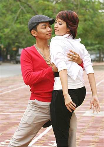 Những dòng trạng thái này khiến nhiều người ngưỡng mộ vì tình cảm mà chàng trai này dành 'người thầy' và cũng có thể là 'vợ sắp cưới' của mình.
