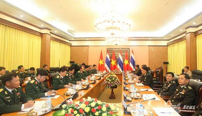 Quang cảnh hội đàm