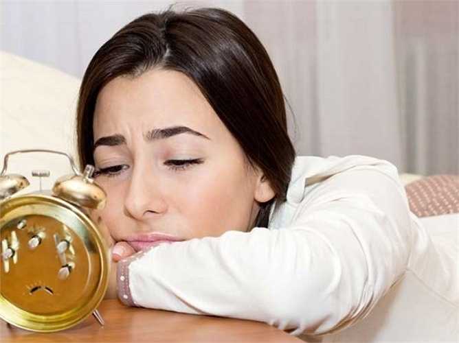 12. Uống một ly sữa ấm trước khi đi ngủ, đây sẽ làm một trong những phương thuốc hay thường được sử dụng hàng ngày.