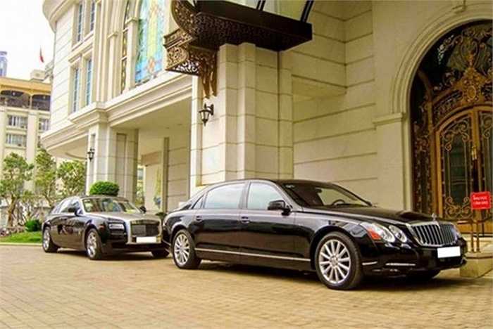 Sự xuất hiện của cặp đôi xe siêu sang này đã thu hút rất nhiều sự chú ý xung quanh, đặc biệt là các tín đồ đam mê siêu xe. (Ảnh: TNTBors)