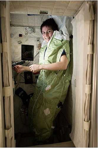 Túi ngủ dành cho phi hành gia trên trạm ISS