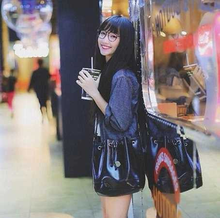 Để không bị ảnh hưởng tới kết quả học tập, Thanh Huyền phải cân bằng việc học và công việc. 