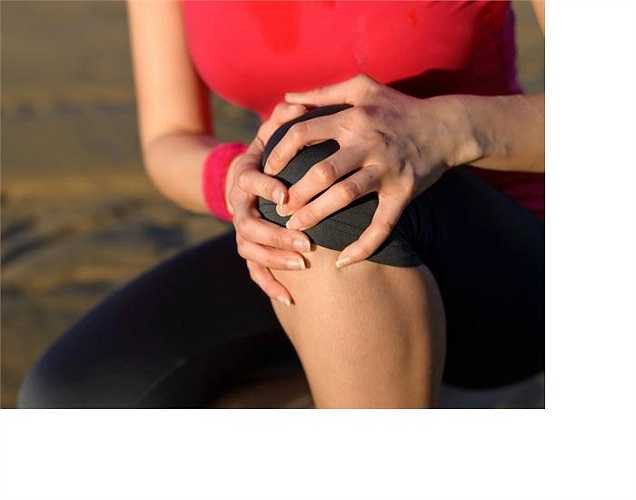 Giúp xương chắc khỏe: Hành lá chứa vitamin K, C là các vitamin rất cần thiết cho sự tăng trưởng và duy trì xương chắc khỏe. Trong hành còn có hợp chất ngăn ngừa phá vỡ xương, có lợi cho phụ nữ mãn kinh có nguy cơ cao bị loãng xương. 