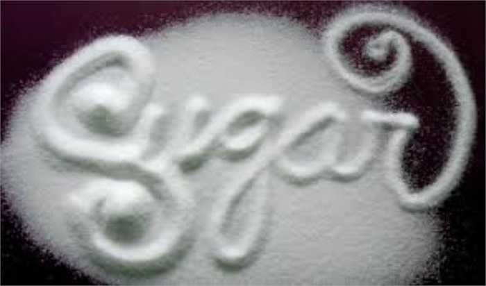 Các loại thực phẩm chứa nhiều đường đều không có lợi cho hệ thống miễn dịch của bạn. Nếu tiêu thụ nhiều đường, nồng độ đường trong máu tăng lên sẽ làm giảm đáng kể khả năng tiêu diệt vi khuẩn, virus của tế bào bạch cầu. 