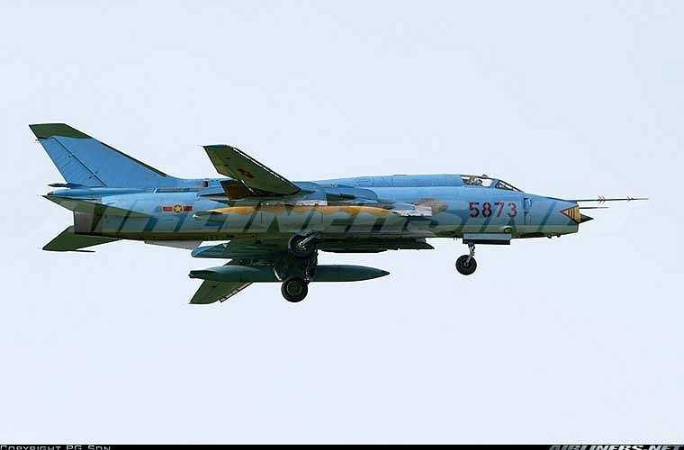  Su-22M4 được trang bị động cơ phản lực AL-21F3 cho tốc độ bay cực đại ở trần bay cao là 1.860km/h, ở tầm thấp là 1.400km/h; tầm bay chiến đấu là 1.150km, tầm bay cực đại là 2.300km; trần bay 14,2km; tốc độ leo cao 230m/s. 