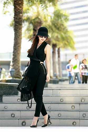 Bà mẹ hai con vừa thực hiện bộ ảnh mới đầy lôi cuốn.