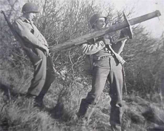 Binh lính đôi khi cũng chỉ như những đứa trẻ lớn tuổi mà thôi.