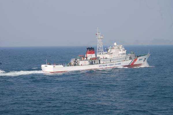 Tàu Cảnh sát biển lớn nhất tuần tra chung với Trung Quốc