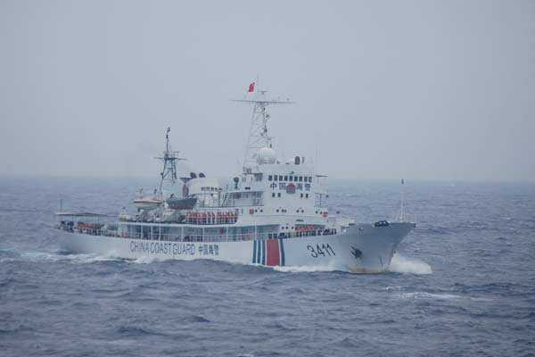 Tàu Cảnh sát biển lớn nhất tuần tra chung với Trung Quốc