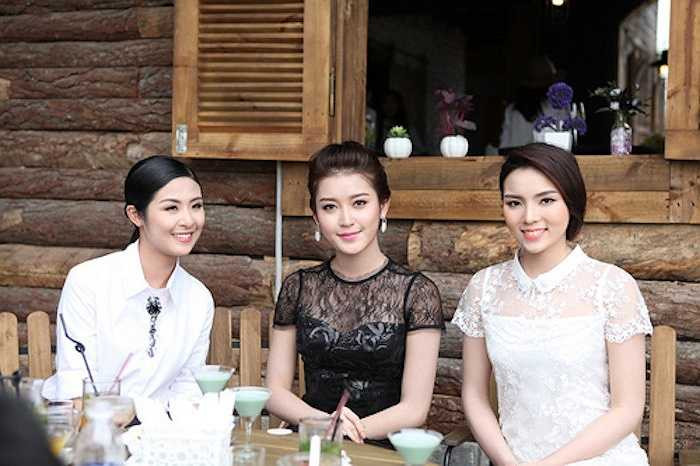 Trong tấm ảnh này, cả ba Hoa hậu đều tươi tắn nhưng Huyền My có vẻ nổi bật nhất. 