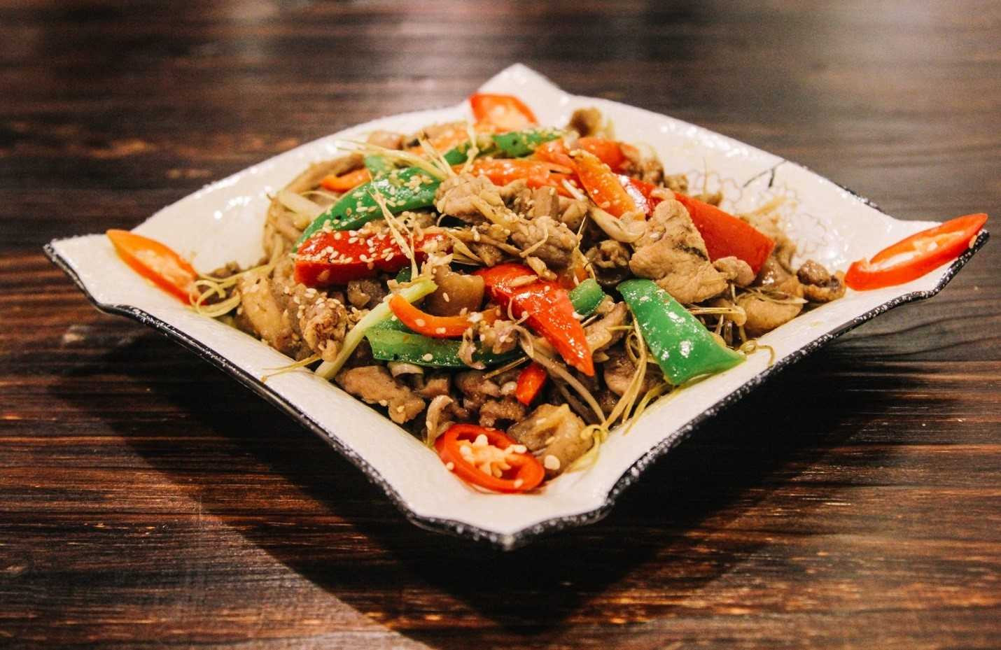 Đi ăn cơm gà Hải Nam Kampong 'ngon lạ' phố Lò Đúc