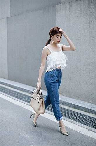 Ngược lại, rất nhiều ngôi sao, dù đã đầu tư lớn cho áo quần, phụ kiện nhưng vì không xác định được phong cách nên ăn mặc thất thường và mãi mãi nhạt nhòa như những cái bóng. 